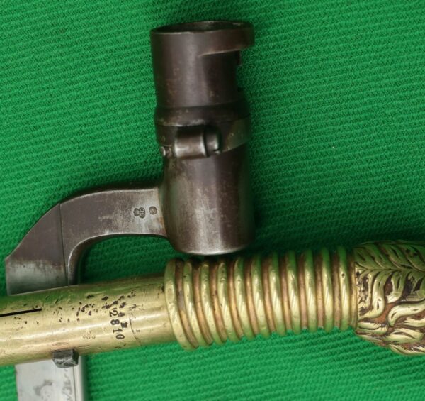 Belgian socket bayonet with detachable handle