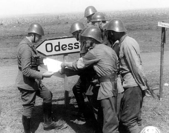 Romanian soldiers on eastern front heading to Odessa