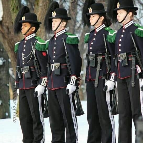 Spanish guards with KCB bayonets